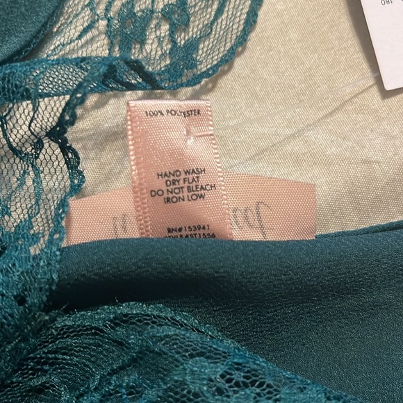 Polyester Top - Picture 8 of 9